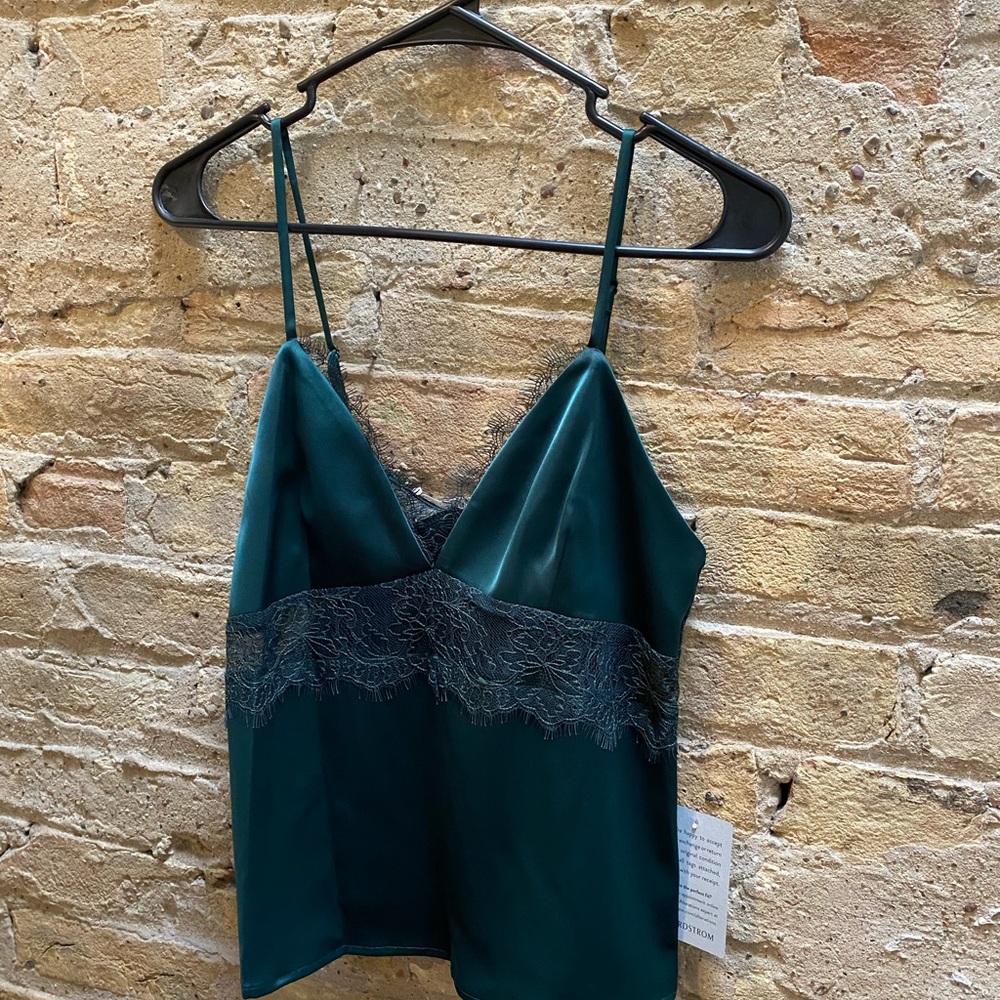 Nwt green top